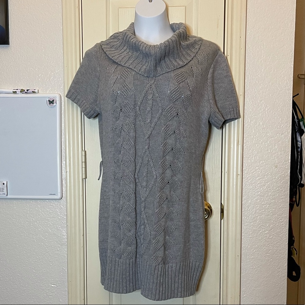 Gray Turtleneck short sleeve sweater